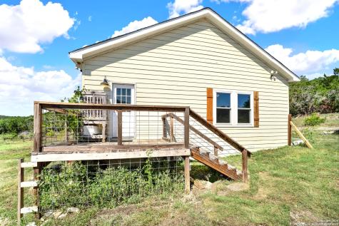 683 County Road 242 Hondo TX 78861