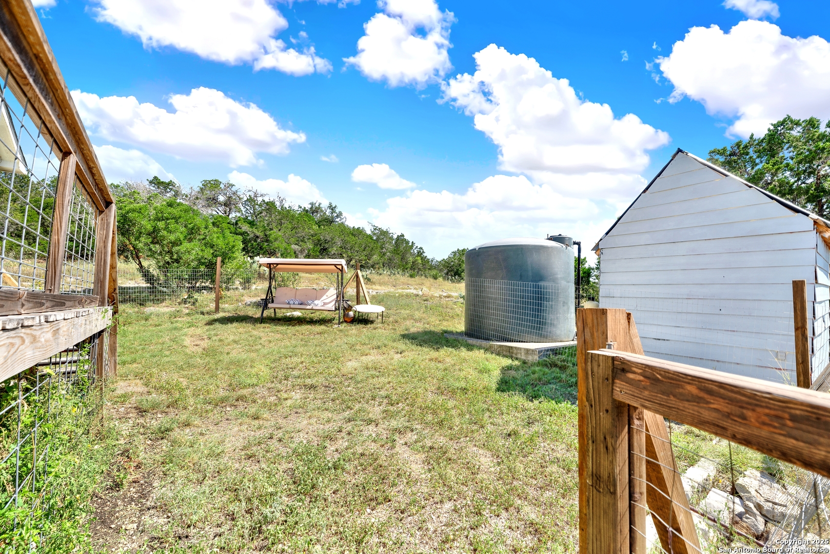 683 County Road 242 Hondo TX 78861