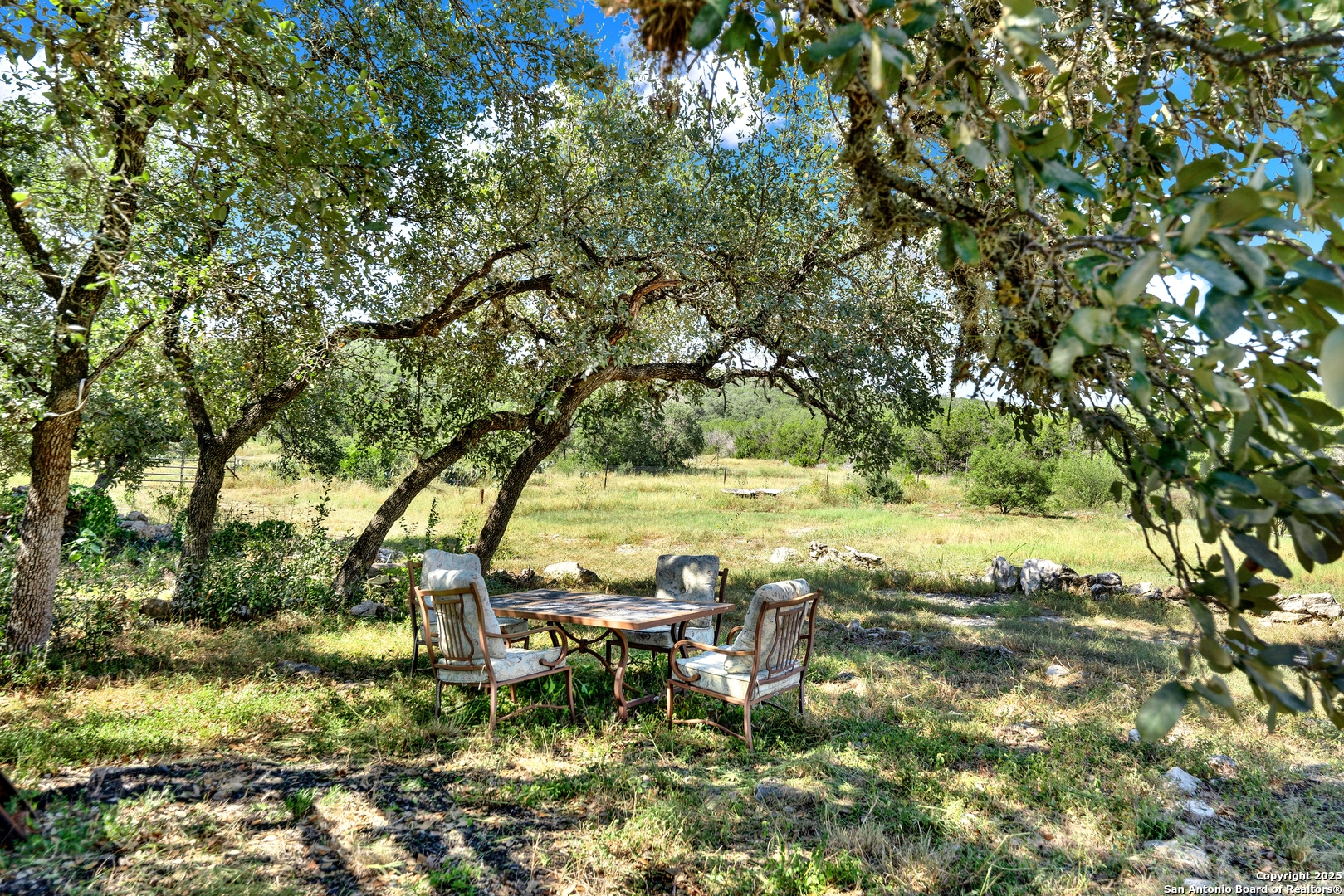 683 County Road 242 Hondo TX 78861