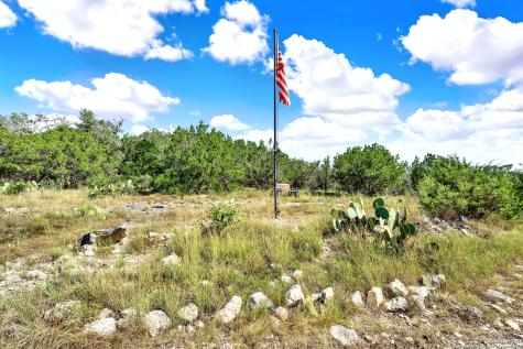 683 County Road 242 Hondo TX 78861