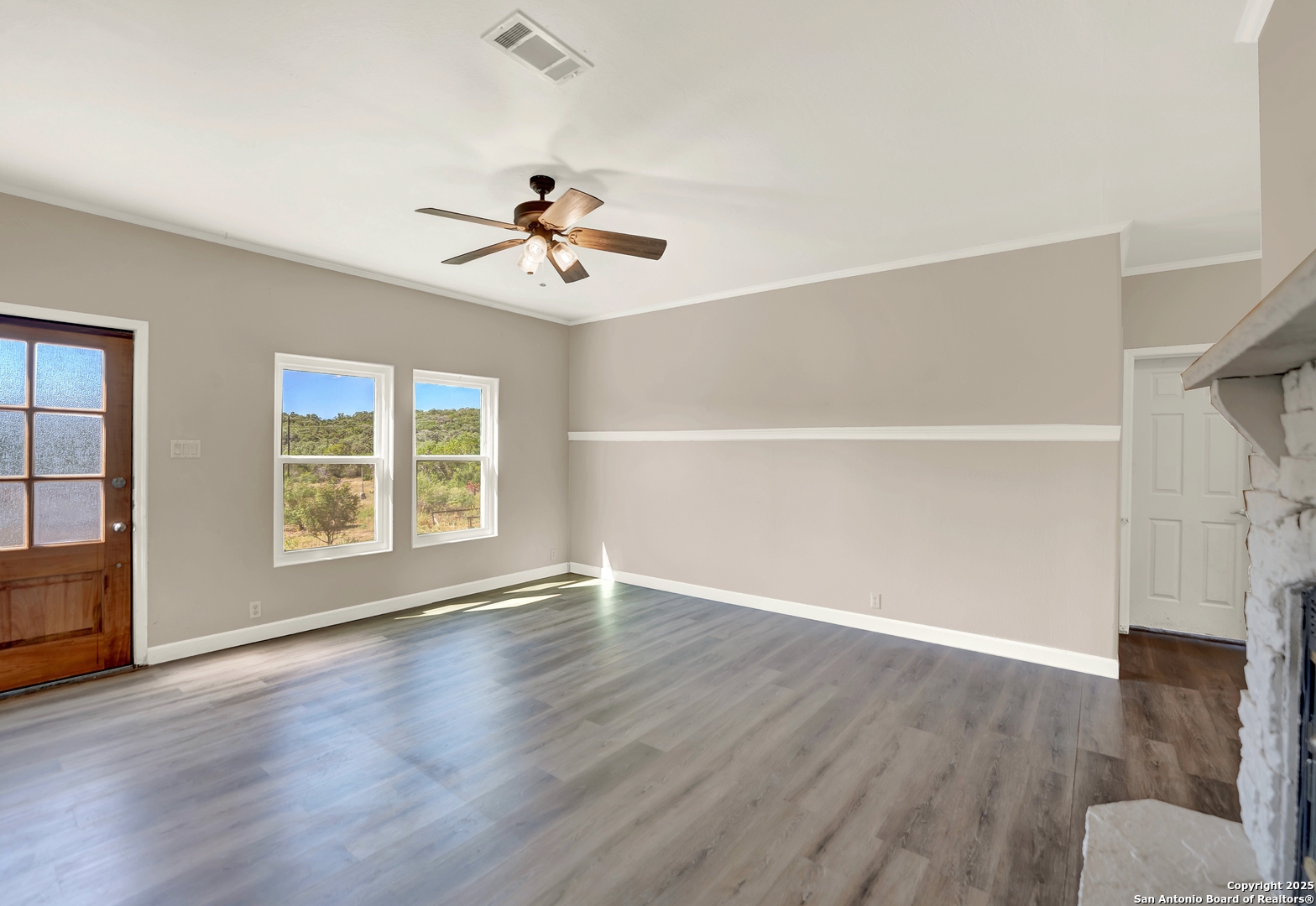 683 County Road 242 Hondo TX 78861