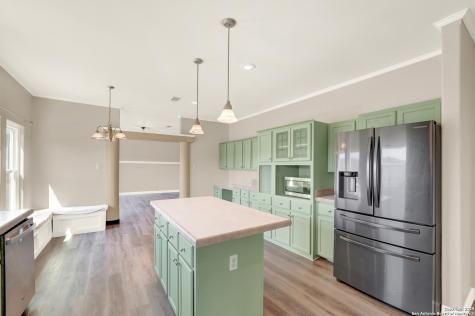 683 County Road 242 Hondo TX 78861