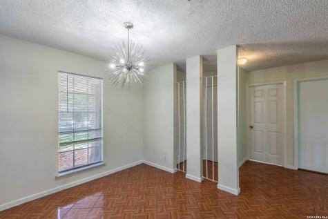 129 Meadow Drive Converse TX 78109