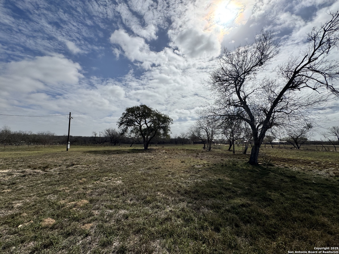 115 County Road 779 Devine TX 78016