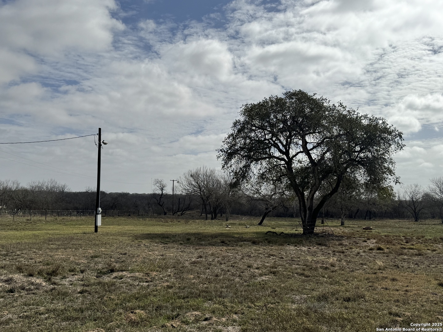 115 County Road 779 Devine TX 78016