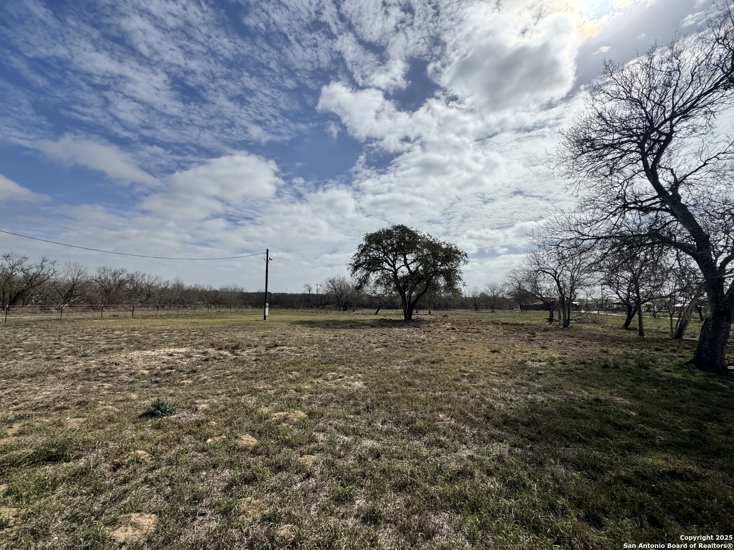 115 County Road 779 Devine TX 78016