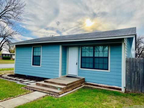 621 Old Carrizo Road Uvalde TX 78801