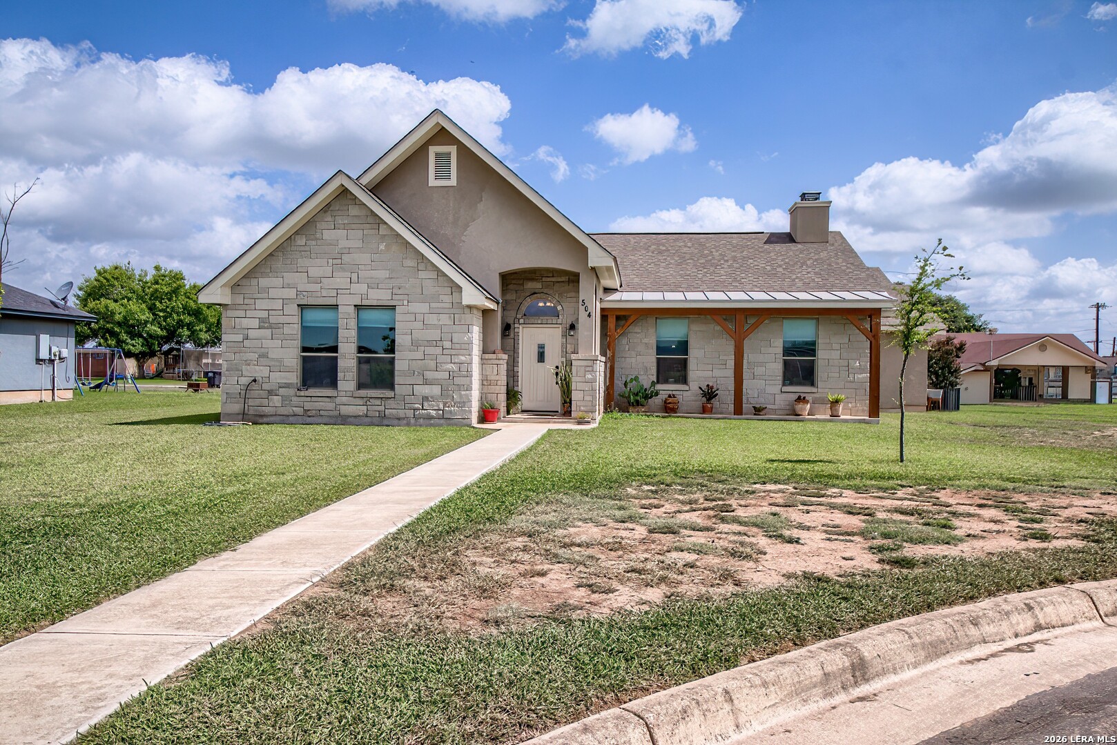 504 34th Street Hondo TX 78861