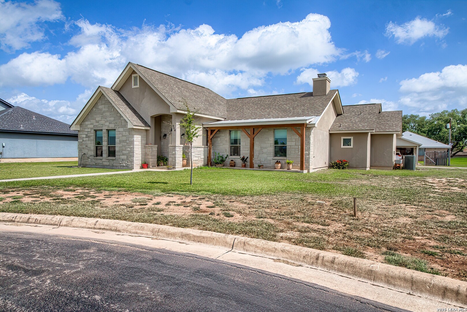 504 34th Street Hondo TX 78861