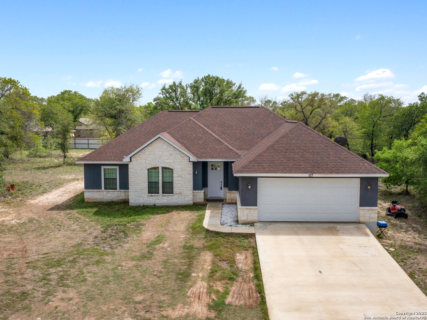 107 Red Fox Poteet TX 78065