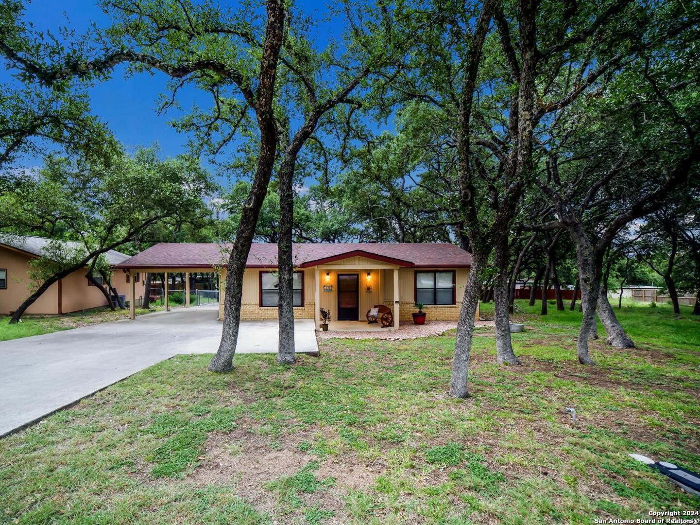 1525 Hillcrest Forest Canyon Lake TX 78133