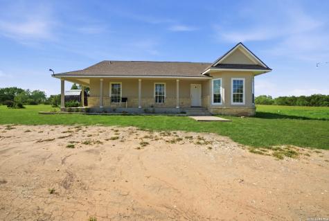 95 Molly Drive Lytle TX 78052