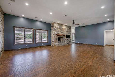 9560 Old Colony Line Dale TX 78616