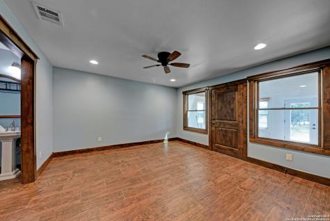 9560 Old Colony Line Dale TX 78616