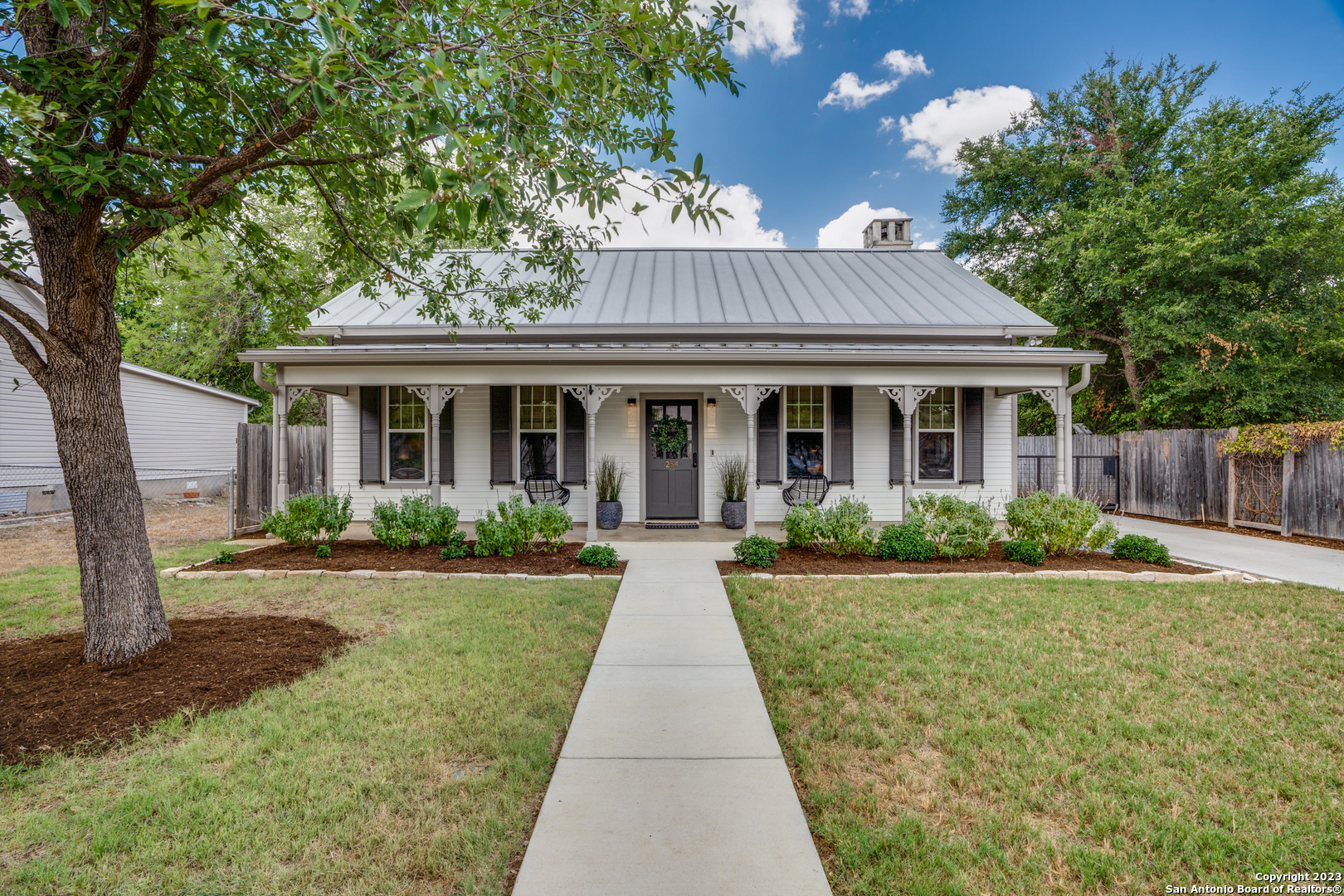254 N Veramendi Avenue New Braunfels TX 78130