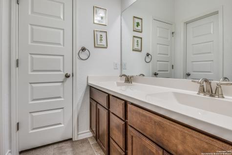 12243 Upton Park San Antonio TX 78253