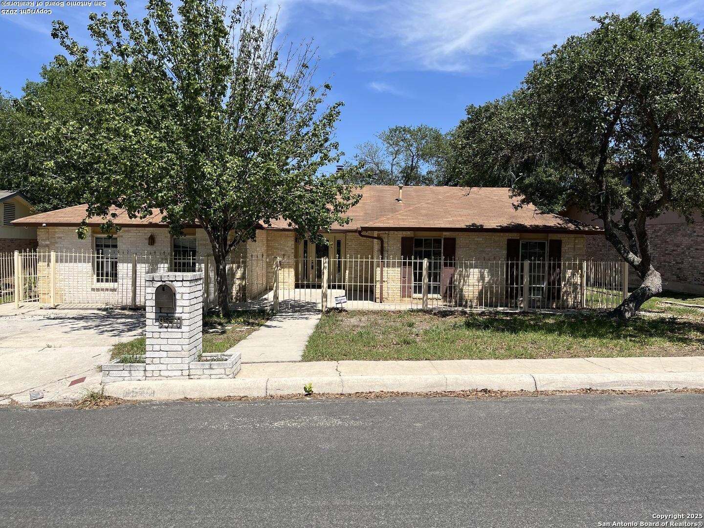 9570 Millers Ridge San Antonio TX 78239