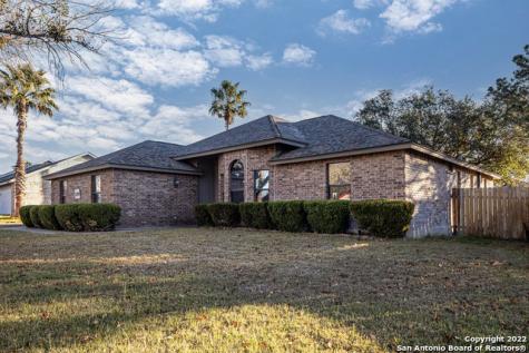 120 Medicine Bow Trail Del Rio TX 78840