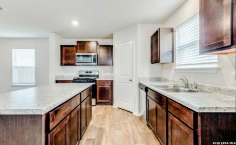 9558 Ranch Loop San Antonio TX 78254