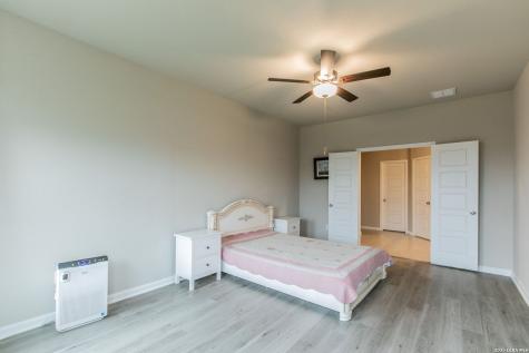 7045 Vista Loop Live Oak TX 78233