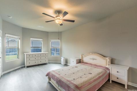 7045 Vista Loop Live Oak TX 78233
