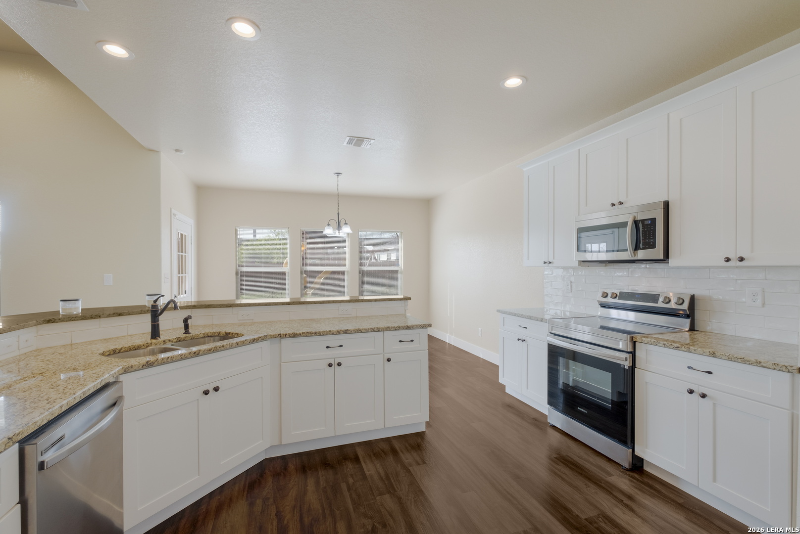 8366 Ventura Boulevard Selma TX 78154