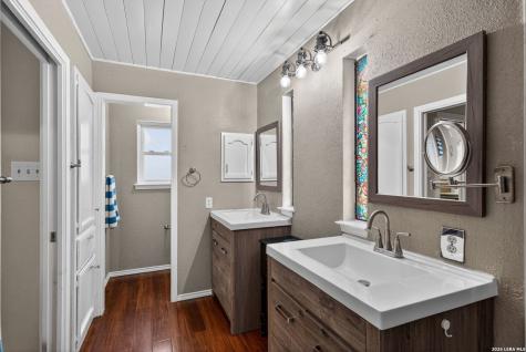 9111 Mount Royal Street San Antonio TX 78250