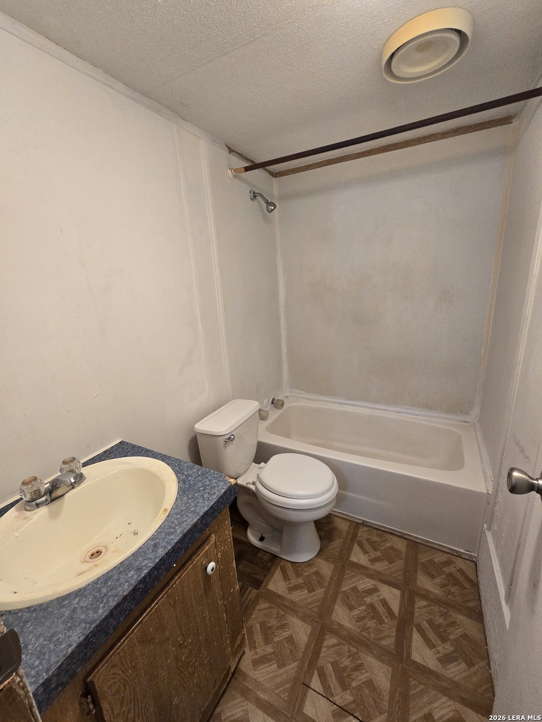 615 Moss Point Poth TX 78147