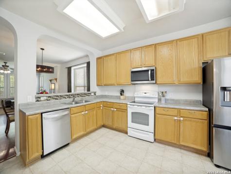 8811 Redwood Bend Helotes TX 78023