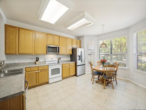 8811 Redwood Bend Helotes TX 78023