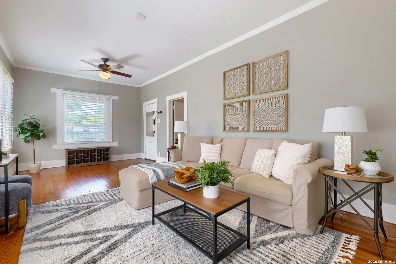 608 E Mistletoe Avenue San Antonio TX 78212