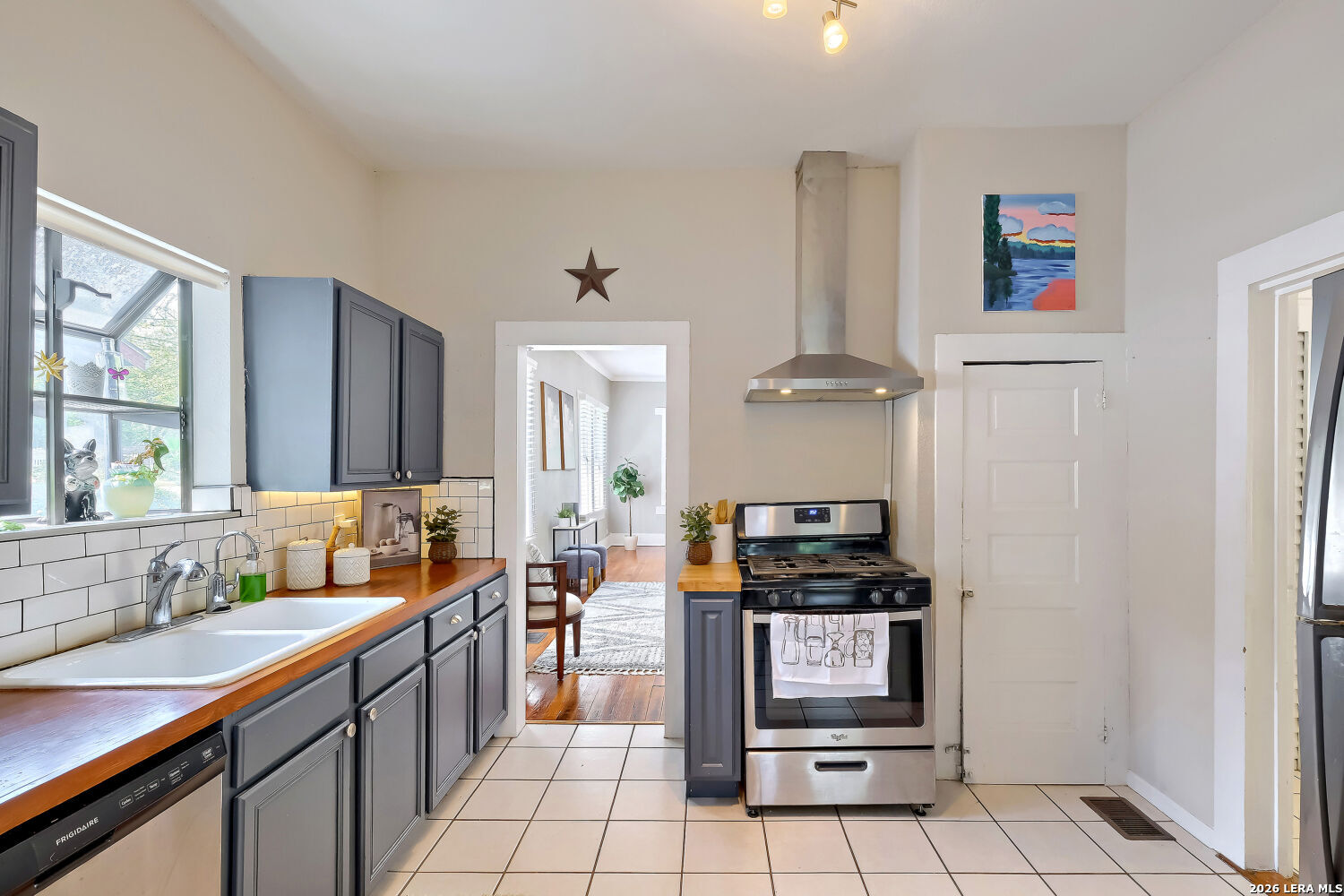 608 E Mistletoe Avenue San Antonio TX 78212