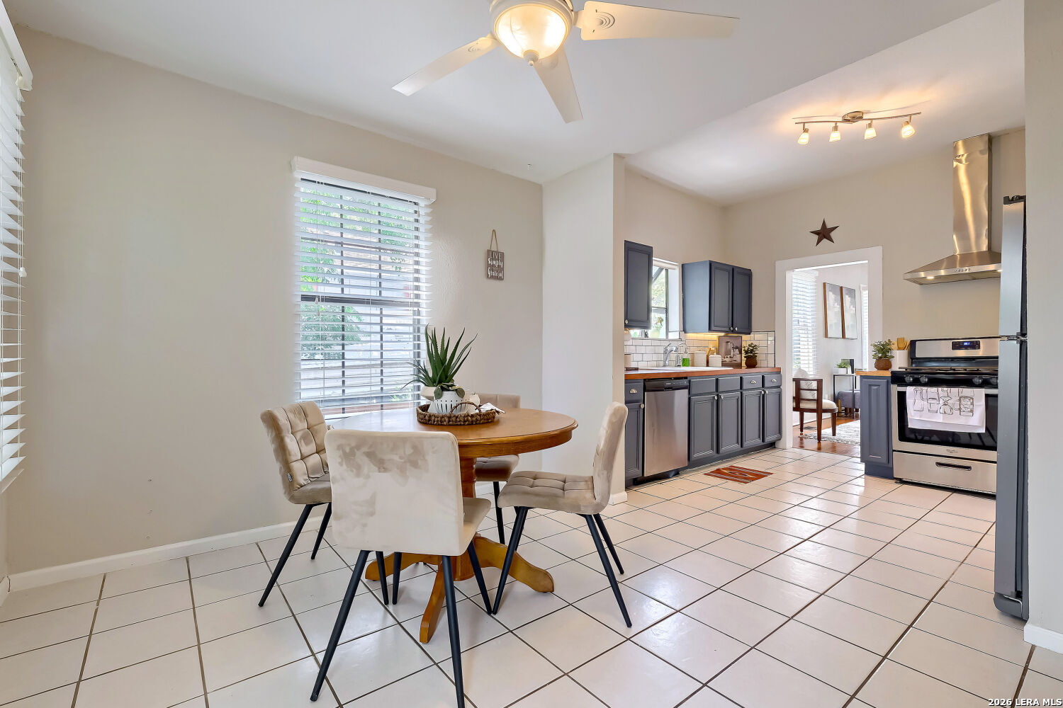 608 E Mistletoe Avenue San Antonio TX 78212