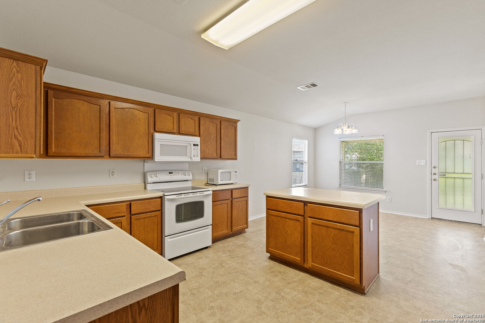 6954 Cutting Creek San Antonio TX 78244