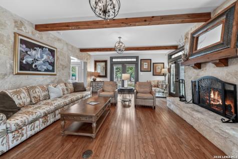 101 Cibolo Hollow N Fair Oaks Ranch TX 78015
