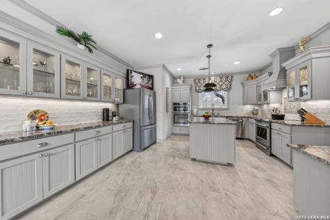 101 Cibolo Hollow N Fair Oaks Ranch TX 78015
