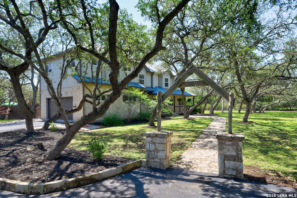 101 Cibolo Hollow N Fair Oaks Ranch TX 78015