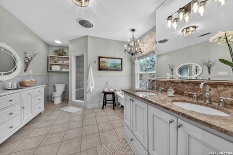 101 Cibolo Hollow N Fair Oaks Ranch TX 78015