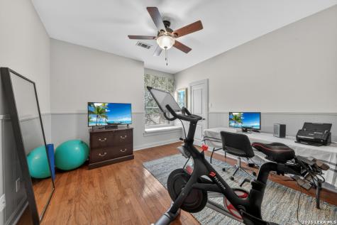 101 Cibolo Hollow N Fair Oaks Ranch TX 78015