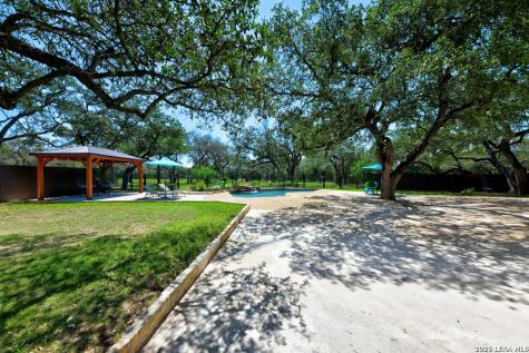 101 Cibolo Hollow N Fair Oaks Ranch TX 78015