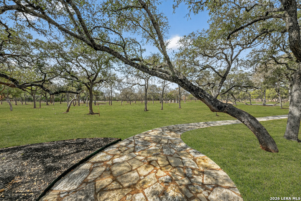 101 Cibolo Hollow N Fair Oaks Ranch TX 78015