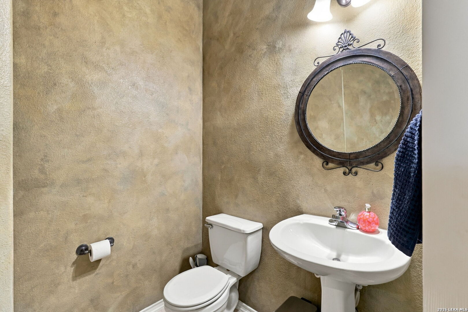 1522 Heavens Peak San Antonio TX 78258