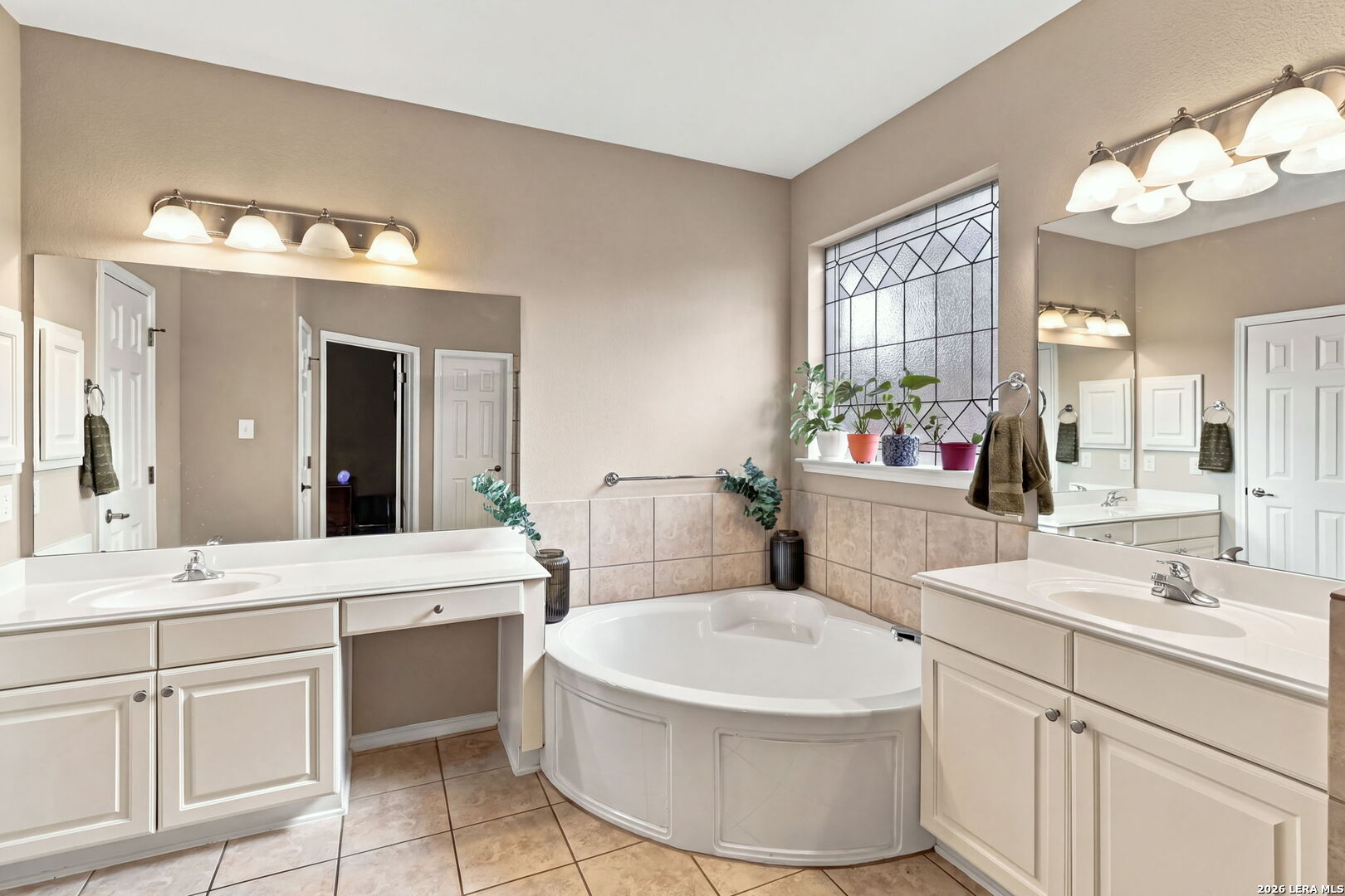 1522 Heavens Peak San Antonio TX 78258