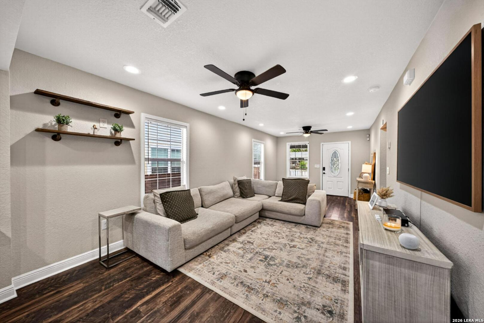 1910 W Craig Place San Antonio TX 78201