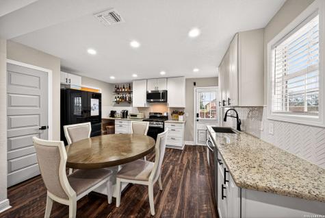 1910 W Craig Place San Antonio TX 78201