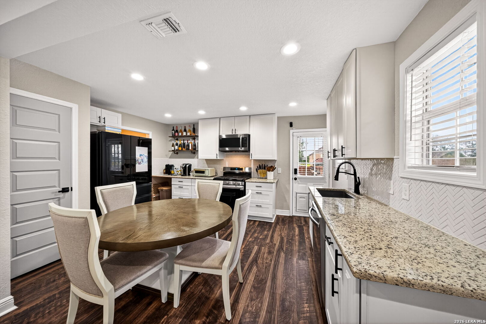 1910 W Craig Place San Antonio TX 78201