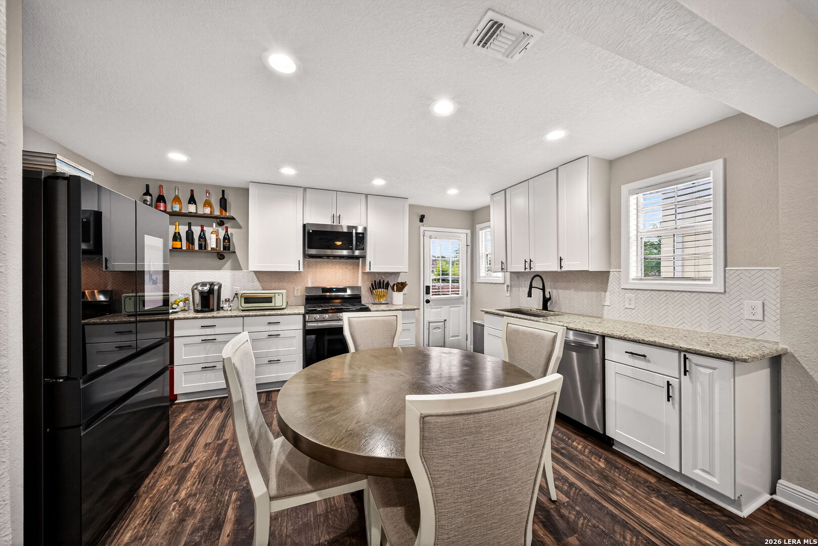 1910 W Craig Place San Antonio TX 78201