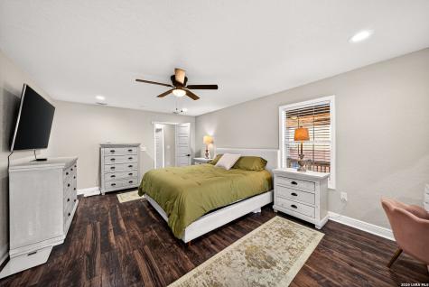 1910 W Craig Place San Antonio TX 78201