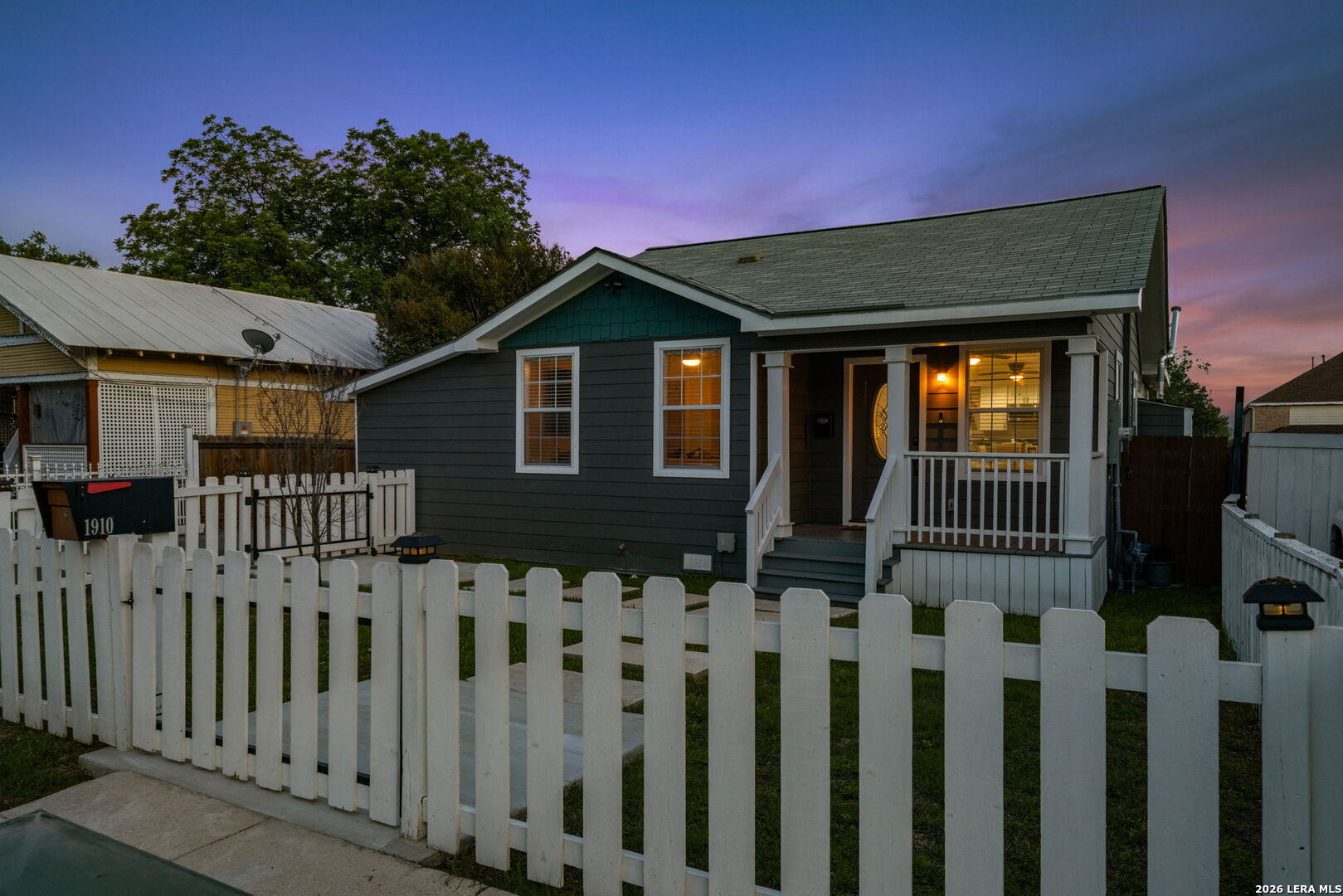 1910 W Craig Place San Antonio TX 78201