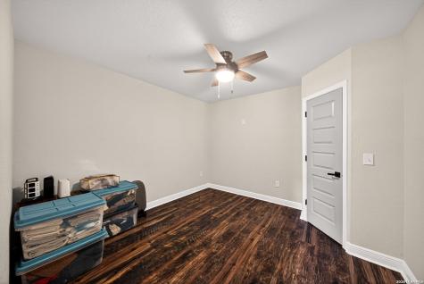 1910 W Craig Place San Antonio TX 78201